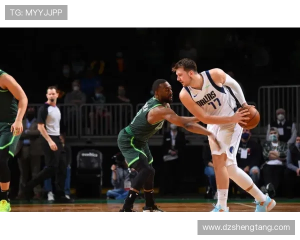 东契奇首节表现亮眼8中3得10分5篮板1助攻带领球队冲击胜利