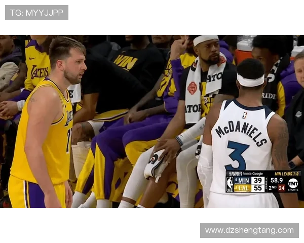 迪文岑佐半场爆发砍下11分3助攻2抢断里德多面表现助力球队强势对抗湖人 迪文岑佐半场爆发砍下11分3助攻2抢断里德多面表现助力球队强势对抗湖人