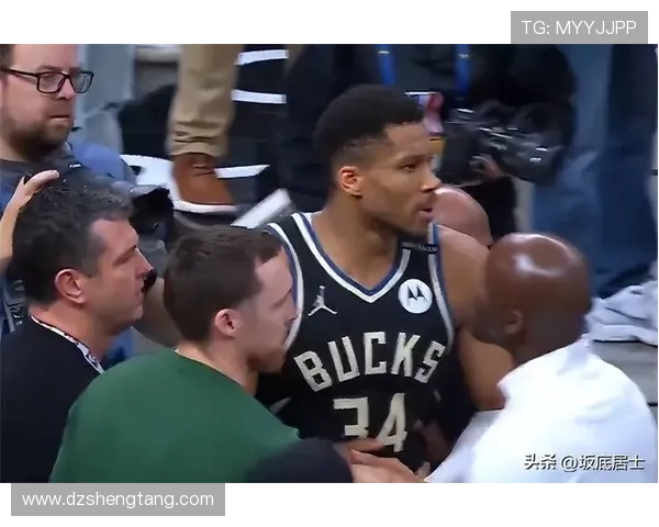 字母哥突然宣布缺阵老里措手不及直言消息来得太突然自己也很懵 字母哥突然宣布缺阵老里措手不及直言消息来得太突然自己也很懵