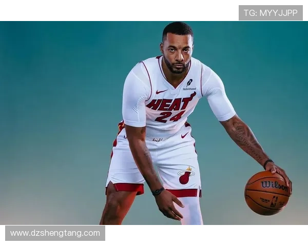 雄鹿新援特纳展现全面实力半场砍下7分6板3助4帽外线手感略显冰冷